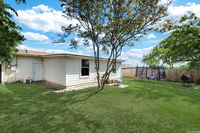 538 GOLDEN CROWN DR, San Antonio, TX 78223