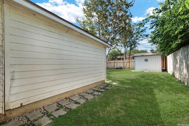 538 GOLDEN CROWN DR, San Antonio, TX 78223