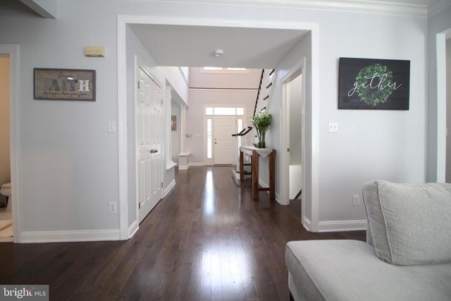 15 KENTSDALE DR, Pennington, NJ 08534