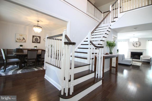 15 KENTSDALE DR, Pennington, NJ 08534