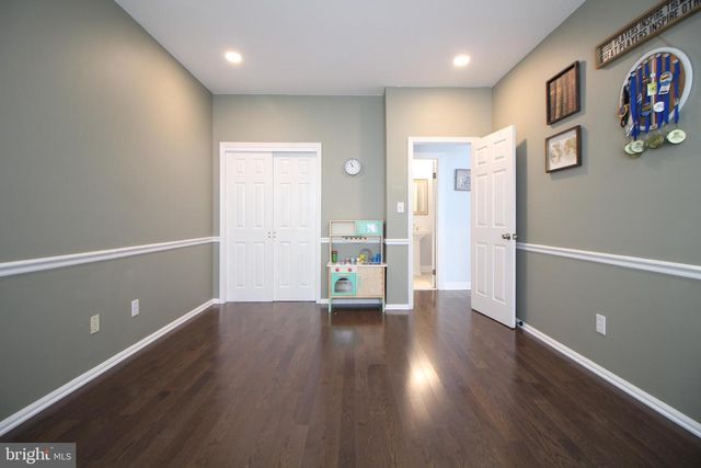 15 KENTSDALE DR, Pennington, NJ 08534