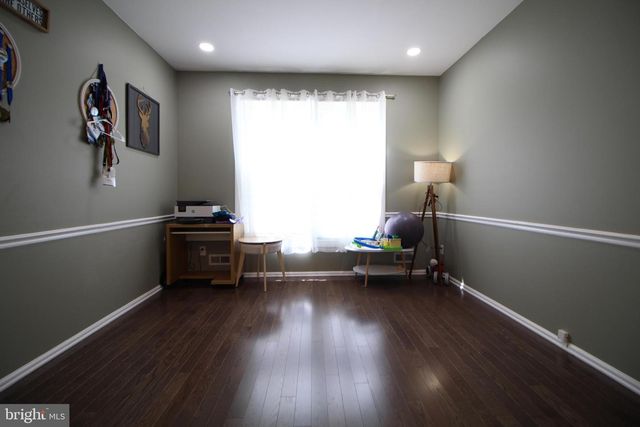 15 KENTSDALE DR, Pennington, NJ 08534