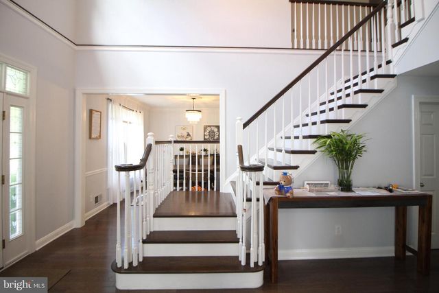 15 KENTSDALE DR, Pennington, NJ 08534