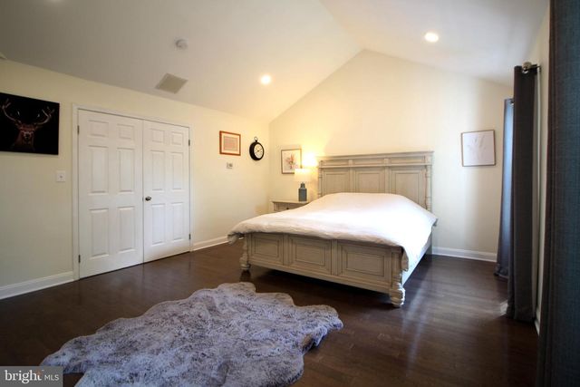 15 KENTSDALE DR, Pennington, NJ 08534