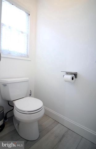15 KENTSDALE DR, Pennington, NJ 08534