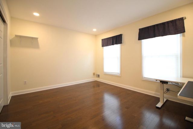 15 KENTSDALE DR, Pennington, NJ 08534