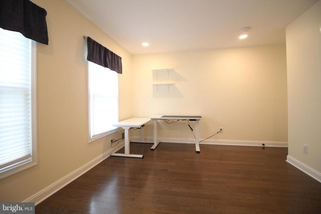 15 KENTSDALE DR, Pennington, NJ 08534