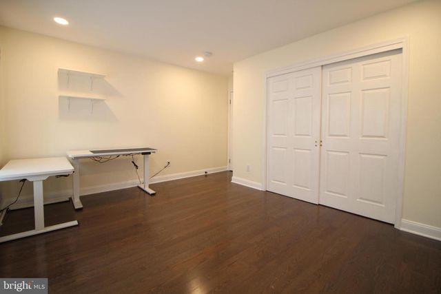 15 KENTSDALE DR, Pennington, NJ 08534