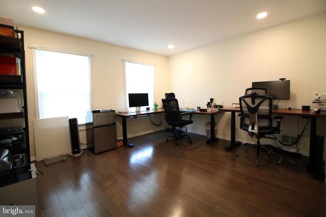 15 KENTSDALE DR, Pennington, NJ 08534