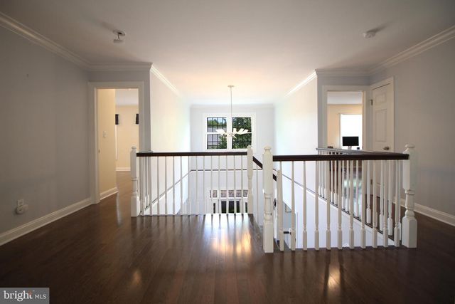15 KENTSDALE DR, Pennington, NJ 08534