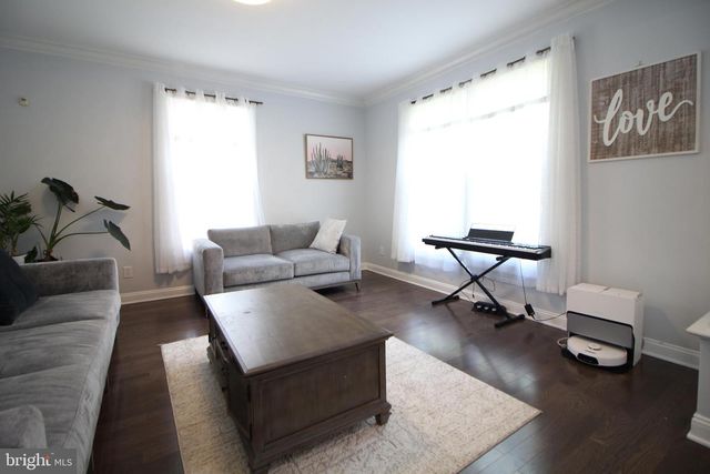 15 KENTSDALE DR, Pennington, NJ 08534