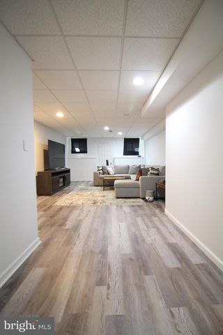 15 KENTSDALE DR, Pennington, NJ 08534
