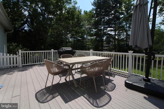 15 KENTSDALE DR, Pennington, NJ 08534