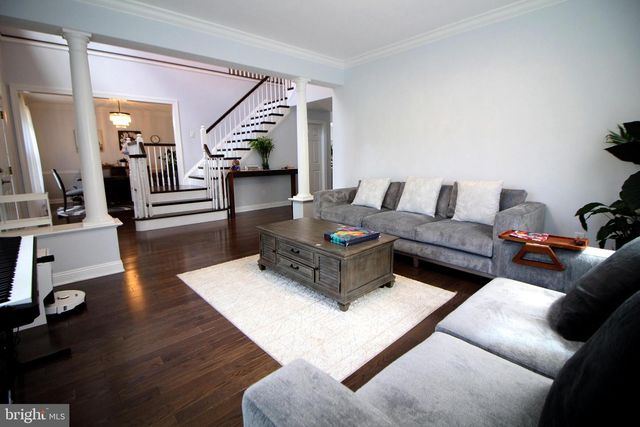 15 KENTSDALE DR, Pennington, NJ 08534