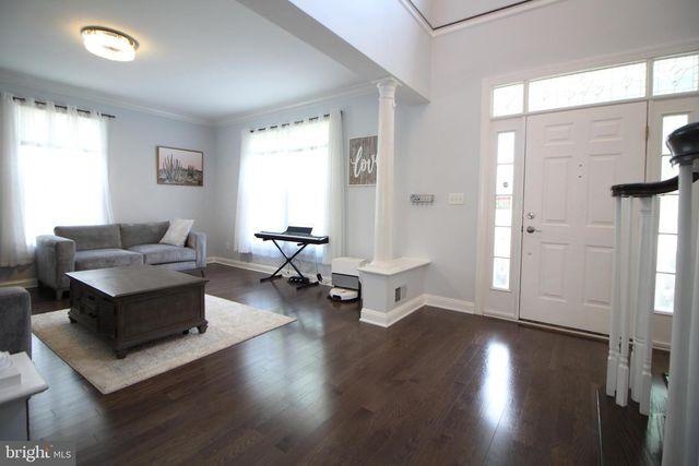 15 KENTSDALE DR, Pennington, NJ 08534