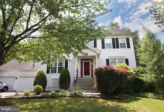 15 KENTSDALE DR, Pennington, NJ 08534