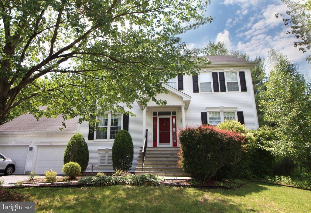 15 KENTSDALE DR, Pennington, NJ 08534