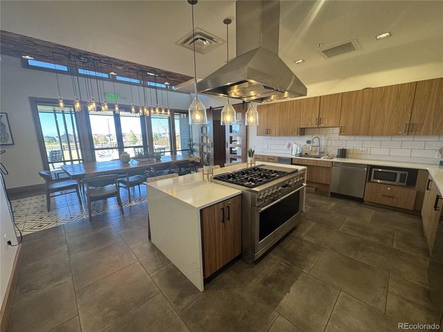 37 S Waterloo Street, Aurora, CO 80018