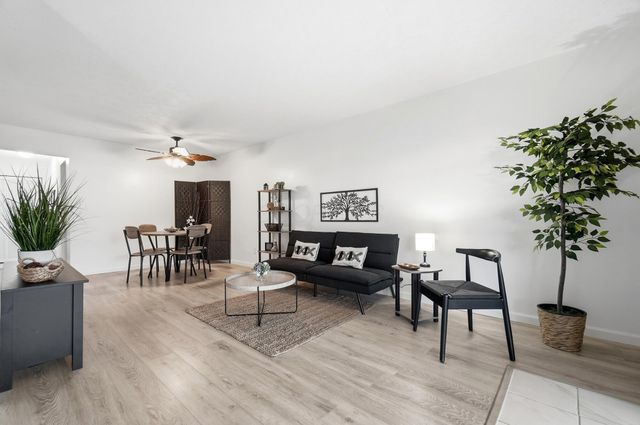 1237 Woodbrook Lane, 281, Columbus, OH 43223