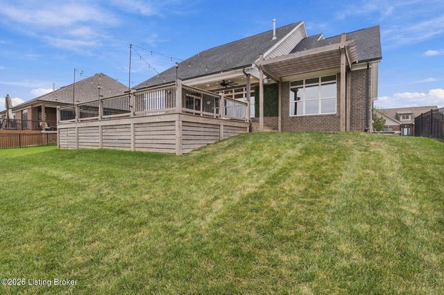 2008 Scenic Lakes Dr, Louisville, KY 40245