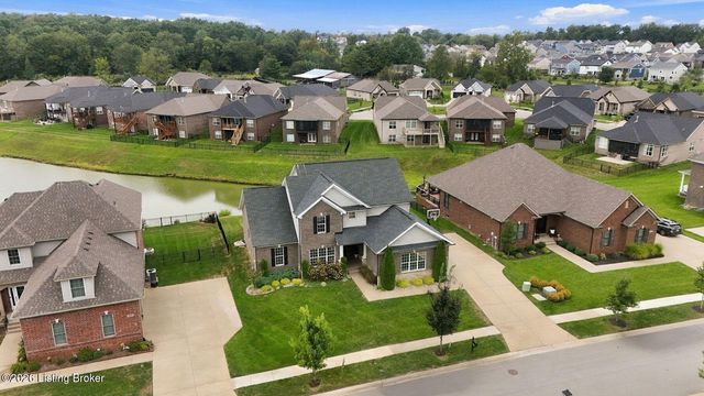 2008 Scenic Lakes Dr, Louisville, KY 40245