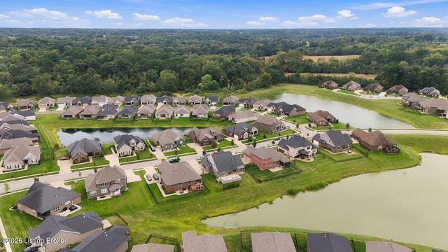 2008 Scenic Lakes Dr, Louisville, KY 40245