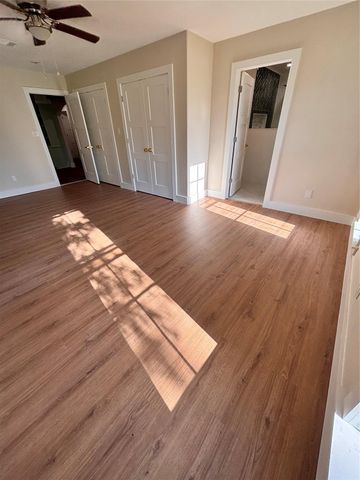 118 Clover Street, Lake Jackson, TX 77566