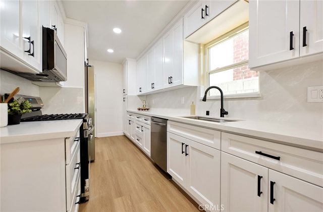 8147 Aldea Avenue, Lake Balboa, CA 91406