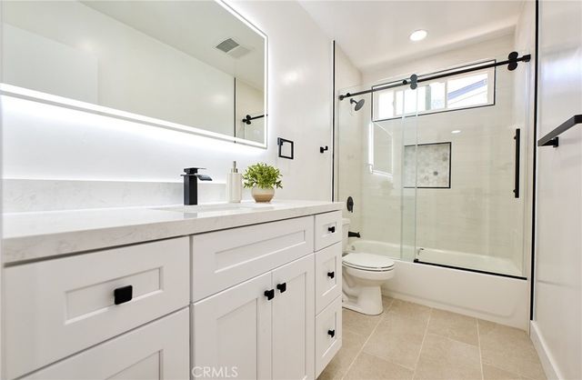 8147 Aldea Avenue, Lake Balboa, CA 91406