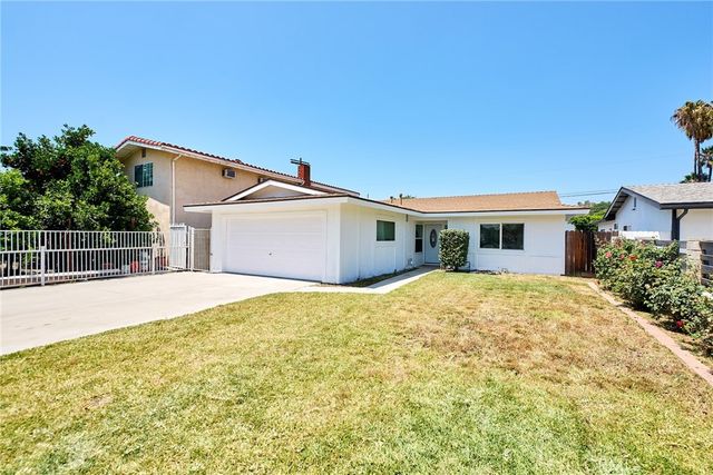 8147 Aldea Avenue, Lake Balboa, CA 91406
