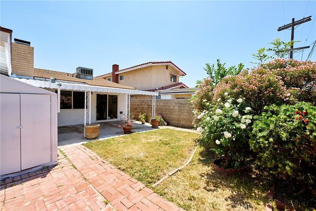 8147 Aldea Avenue, Lake Balboa, CA 91406
