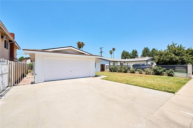 8147 Aldea Avenue, Lake Balboa, CA 91406