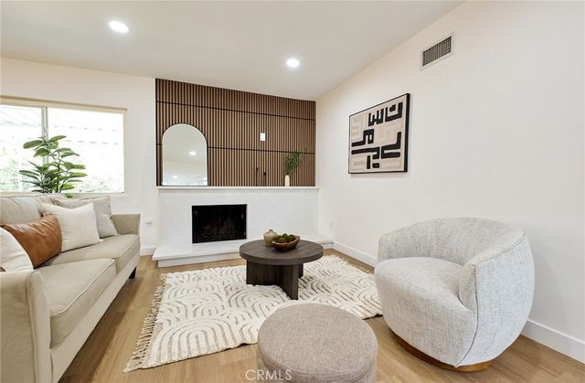 8147 Aldea Avenue, Lake Balboa, CA 91406