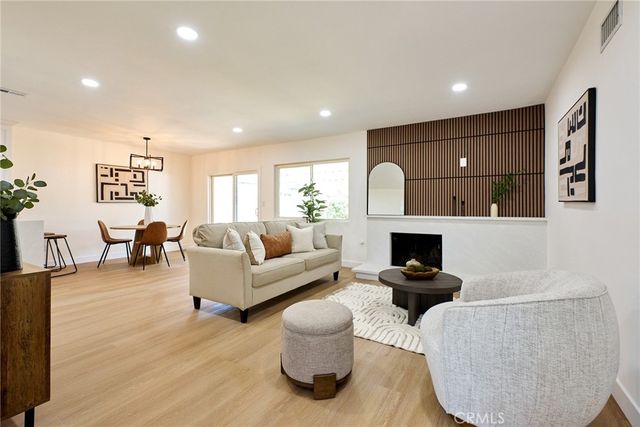 8147 Aldea Avenue, Lake Balboa, CA 91406