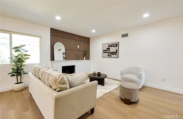 8147 Aldea Avenue, Lake Balboa, CA 91406