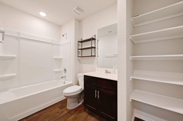 101 Calgary LN, San Marcos, TX 78666