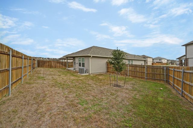 101 Calgary LN, San Marcos, TX 78666