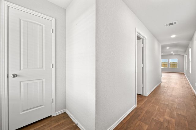 101 Calgary LN, San Marcos, TX 78666