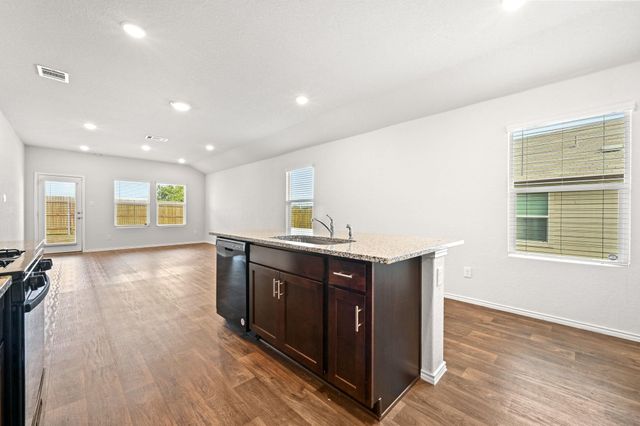 101 Calgary LN, San Marcos, TX 78666