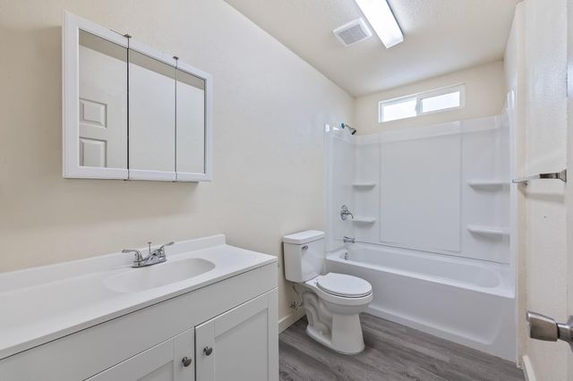 2320 S Lily Avenue, Fresno, CA 93706