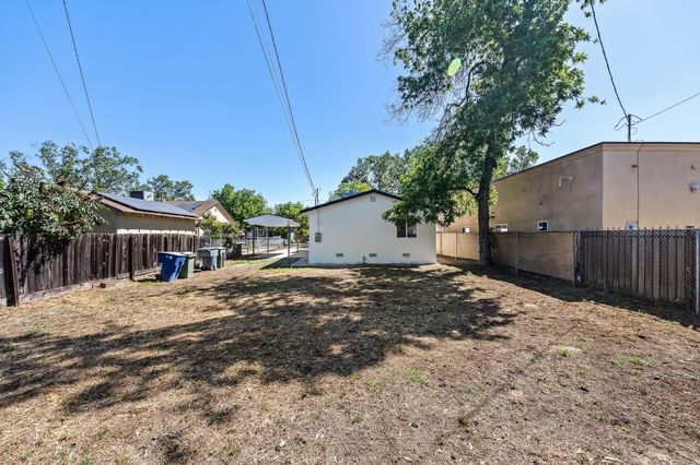 2320 S Lily Avenue, Fresno, CA 93706