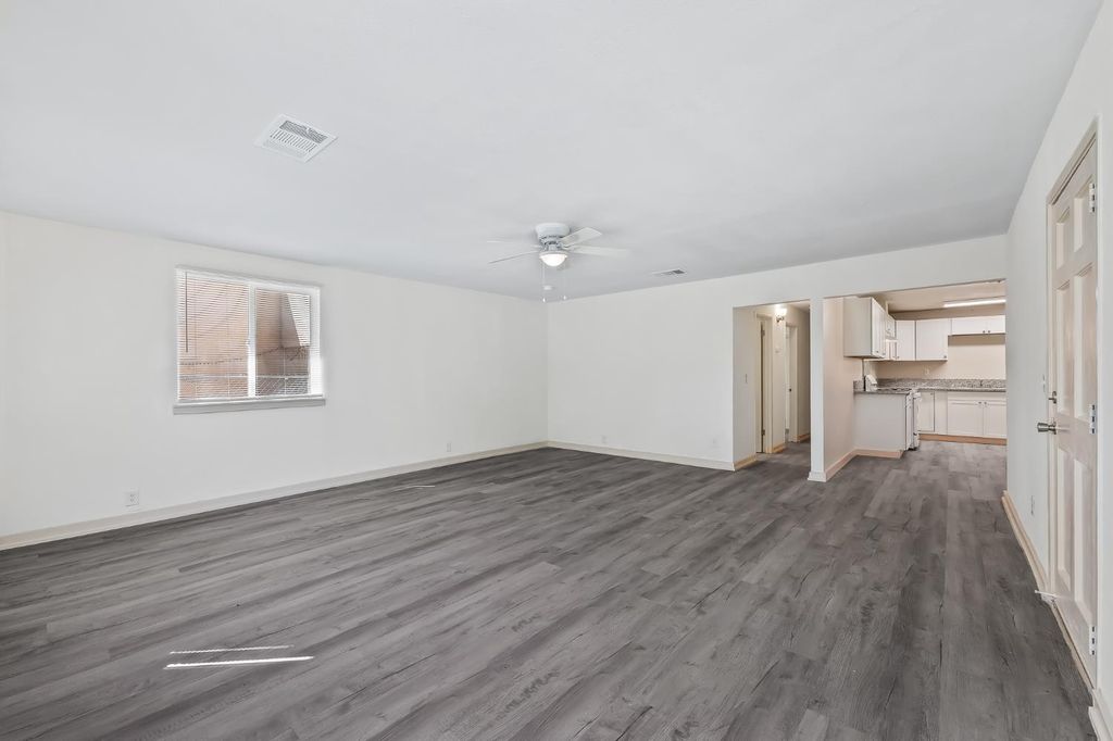 Image 10 of property listing at 2320 S Lily Avenue, Fresno, CA 93706