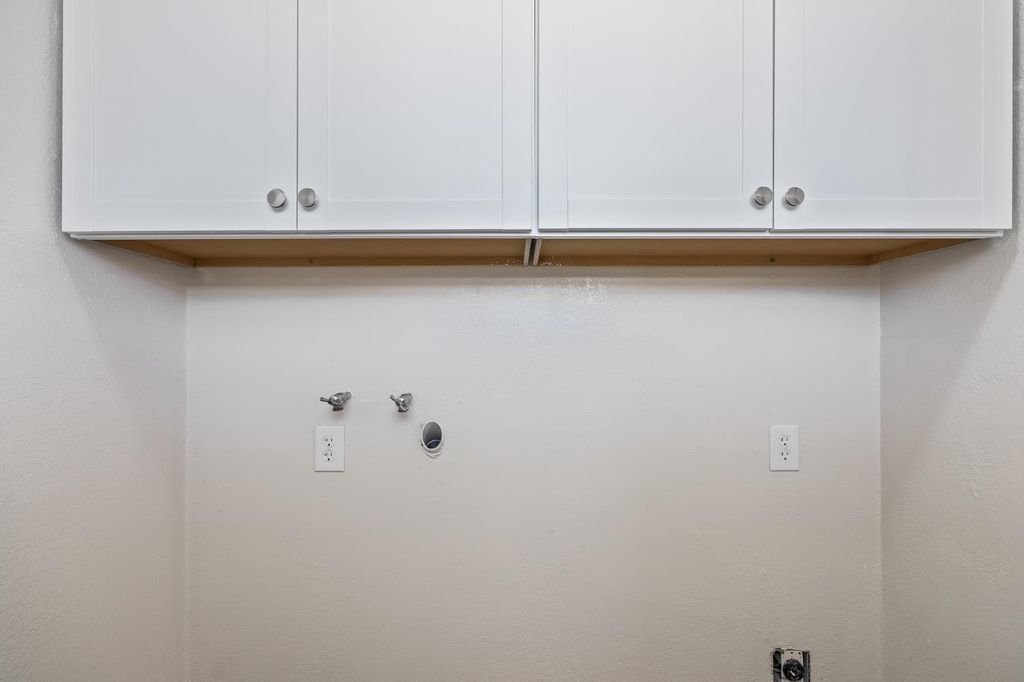 Image 18 of property listing at 2320 S Lily Avenue, Fresno, CA 93706