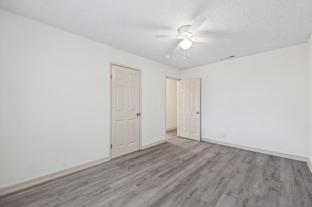 Image 23 of property listing at 2320 S Lily Avenue, Fresno, CA 93706