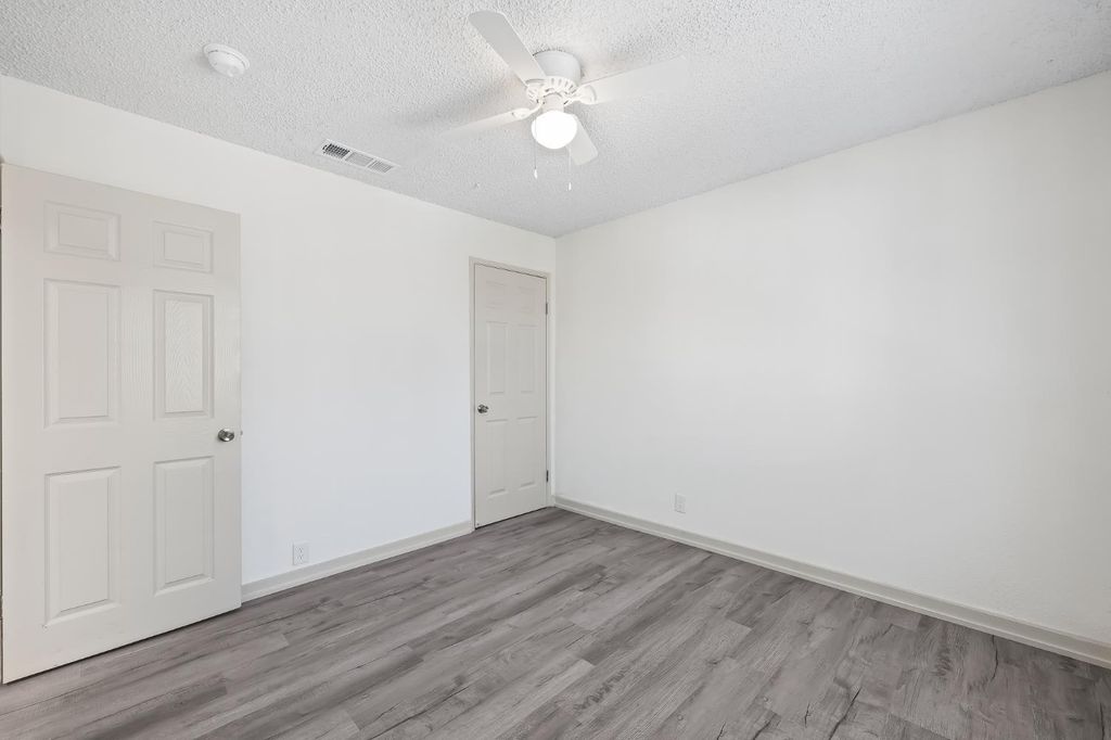 Image 31 of property listing at 2320 S Lily Avenue, Fresno, CA 93706