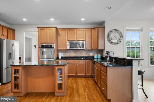2005 PAISLEY CT, Woodbridge, VA 22191