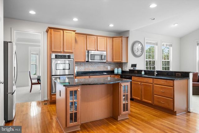 2005 PAISLEY CT, Woodbridge, VA 22191