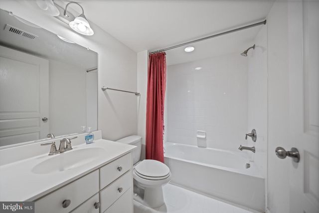 2005 PAISLEY CT, Woodbridge, VA 22191