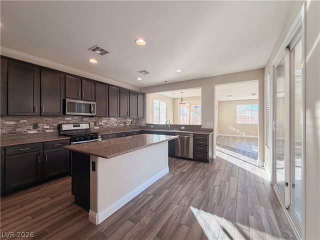 10733 Mentesana Avenue, Las Vegas, NV 89166