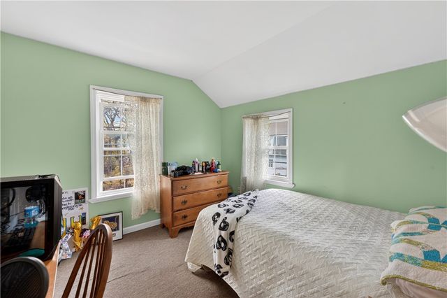 8 Arnold Avenue, Lincoln, RI 02865